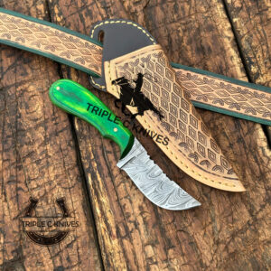 Custom made Damascus steel fixed blade cowboy knives also comes with leather Belt